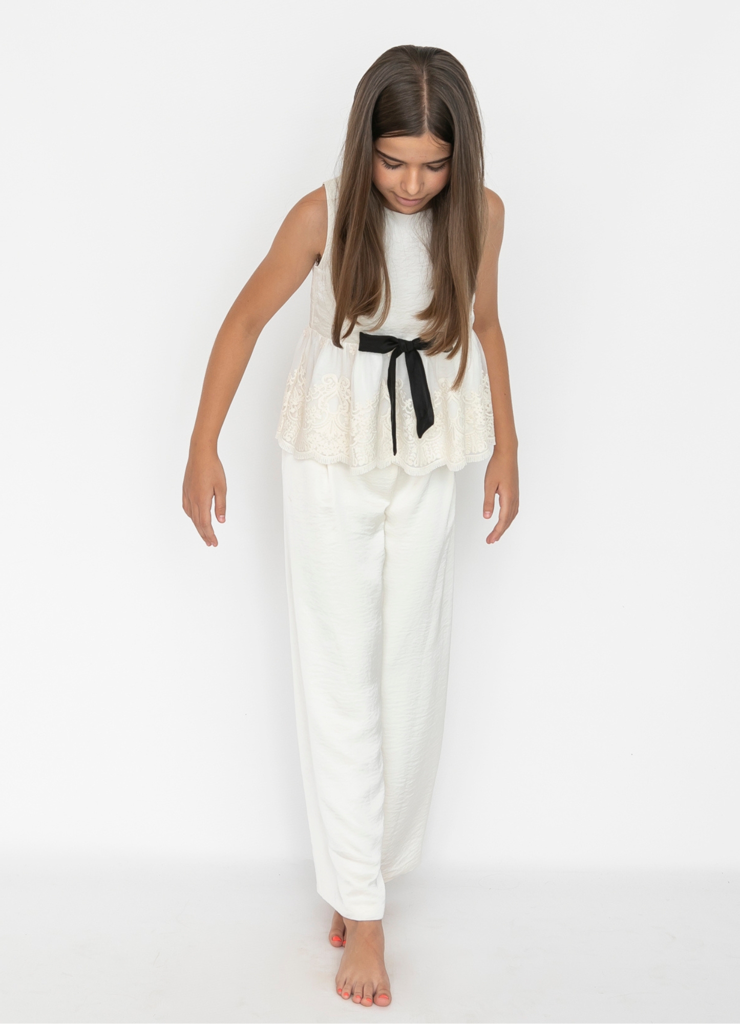 Conjunto de Top volante bordado y Pantalón largo