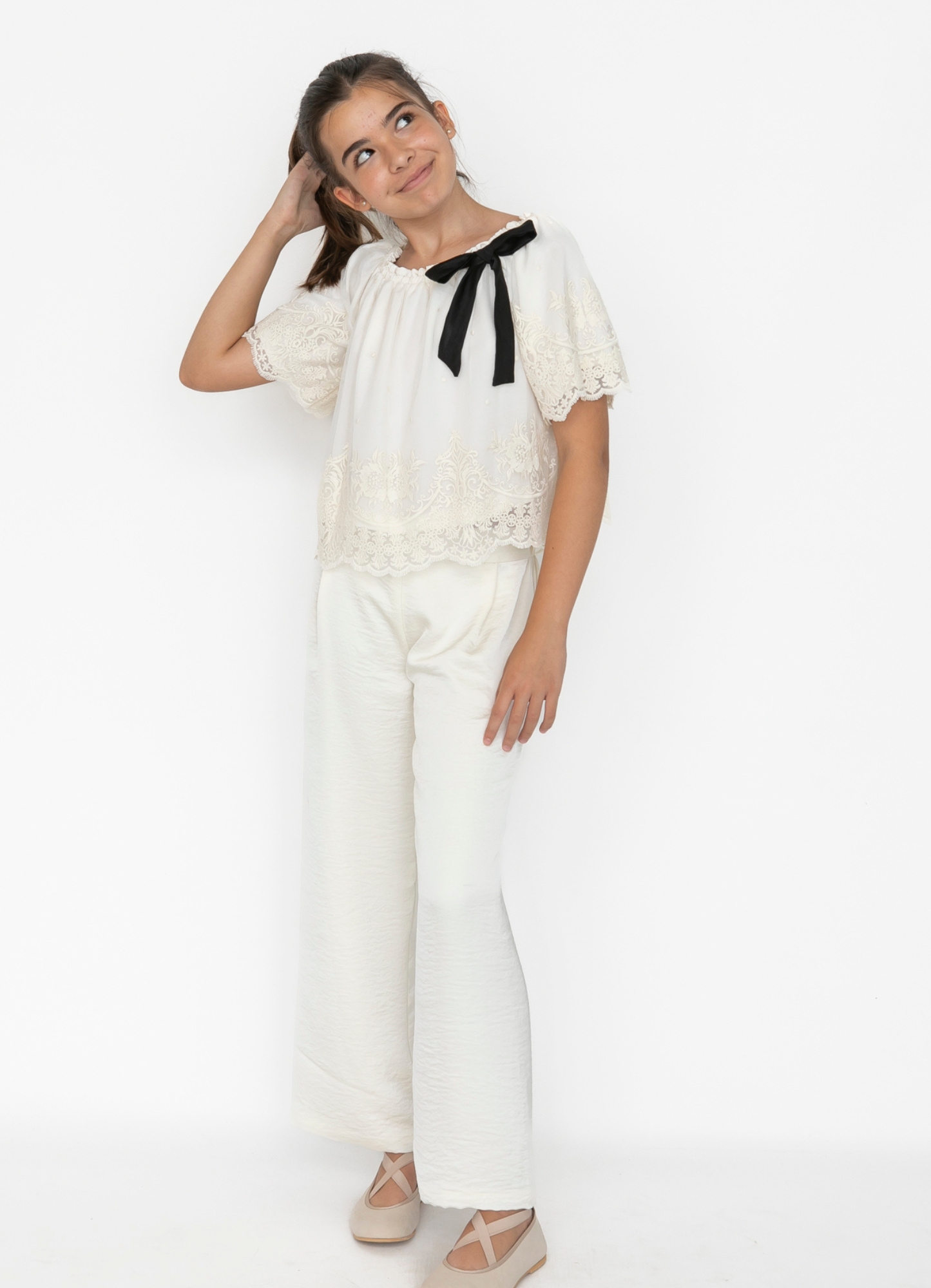 Conjunto Blusón tul bordado y Pantalón largo